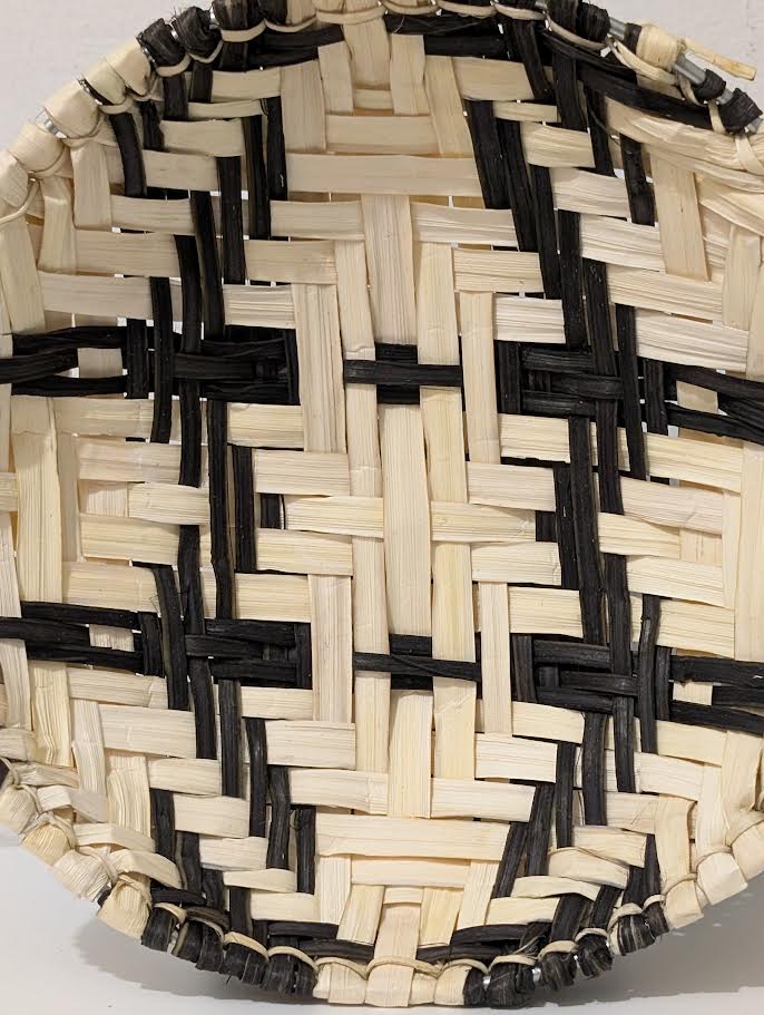 8" Hopi Sifter Basket, S Tenakhongva. Black& White