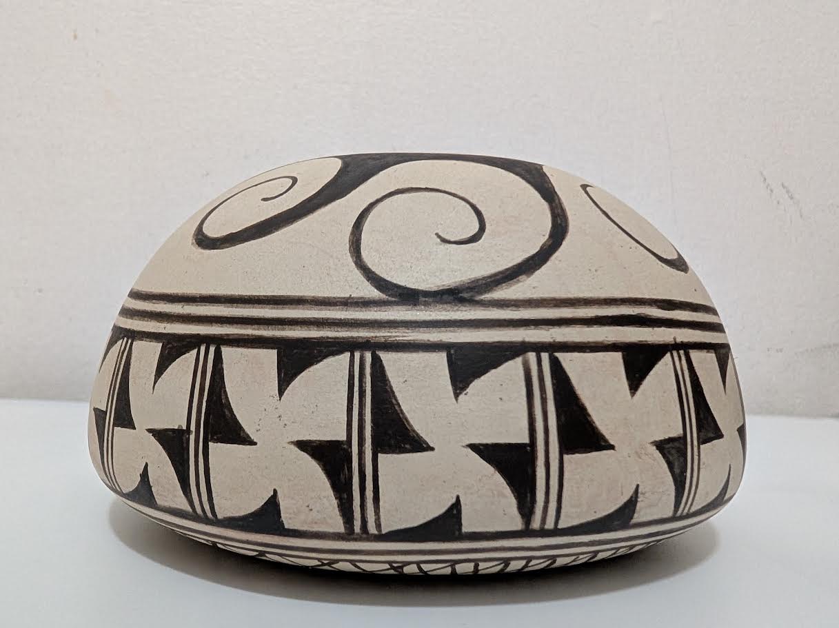 Dee Toosie Hopi Pot, 2026