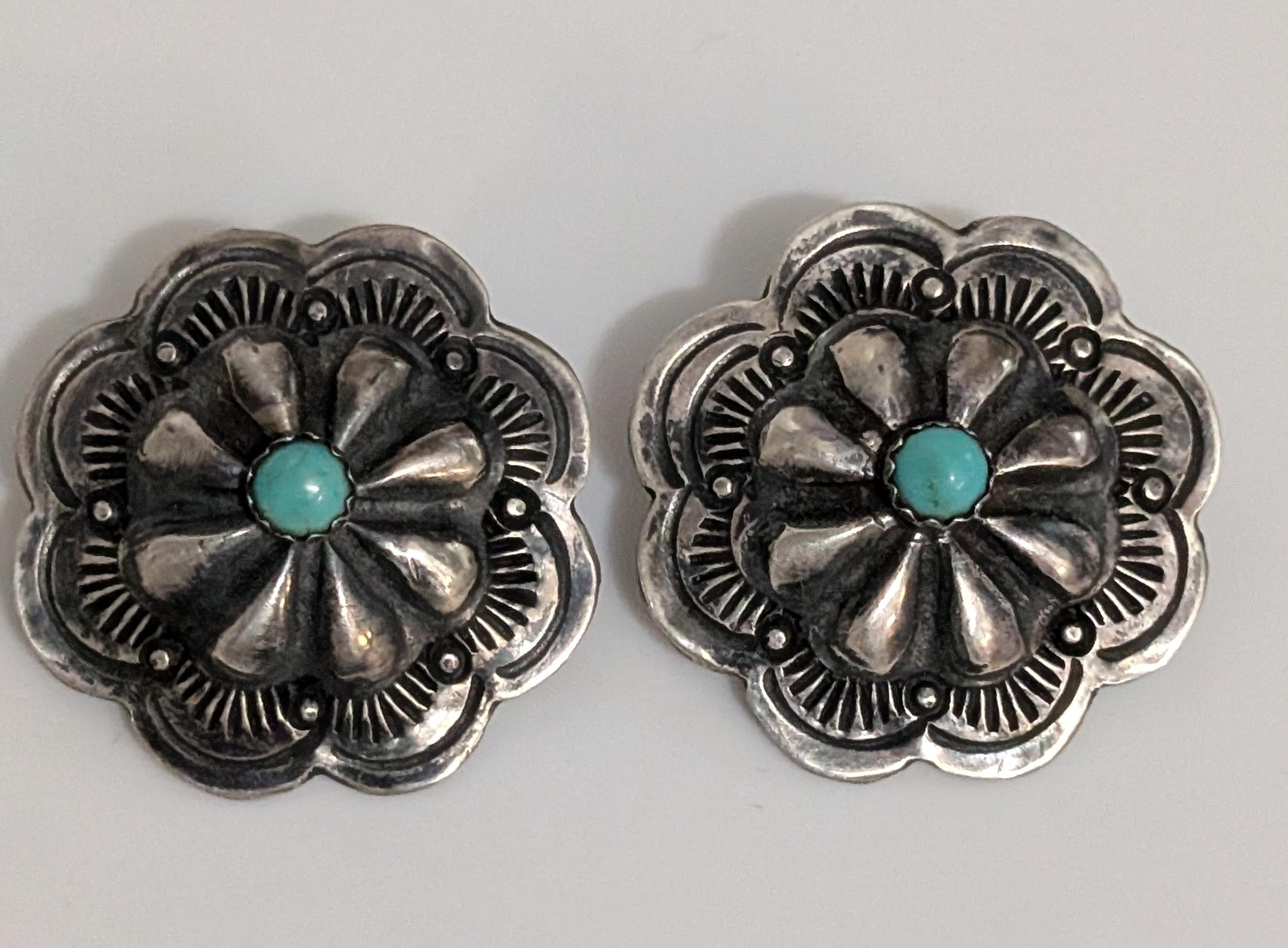 Flower Post earrings w Turq Center