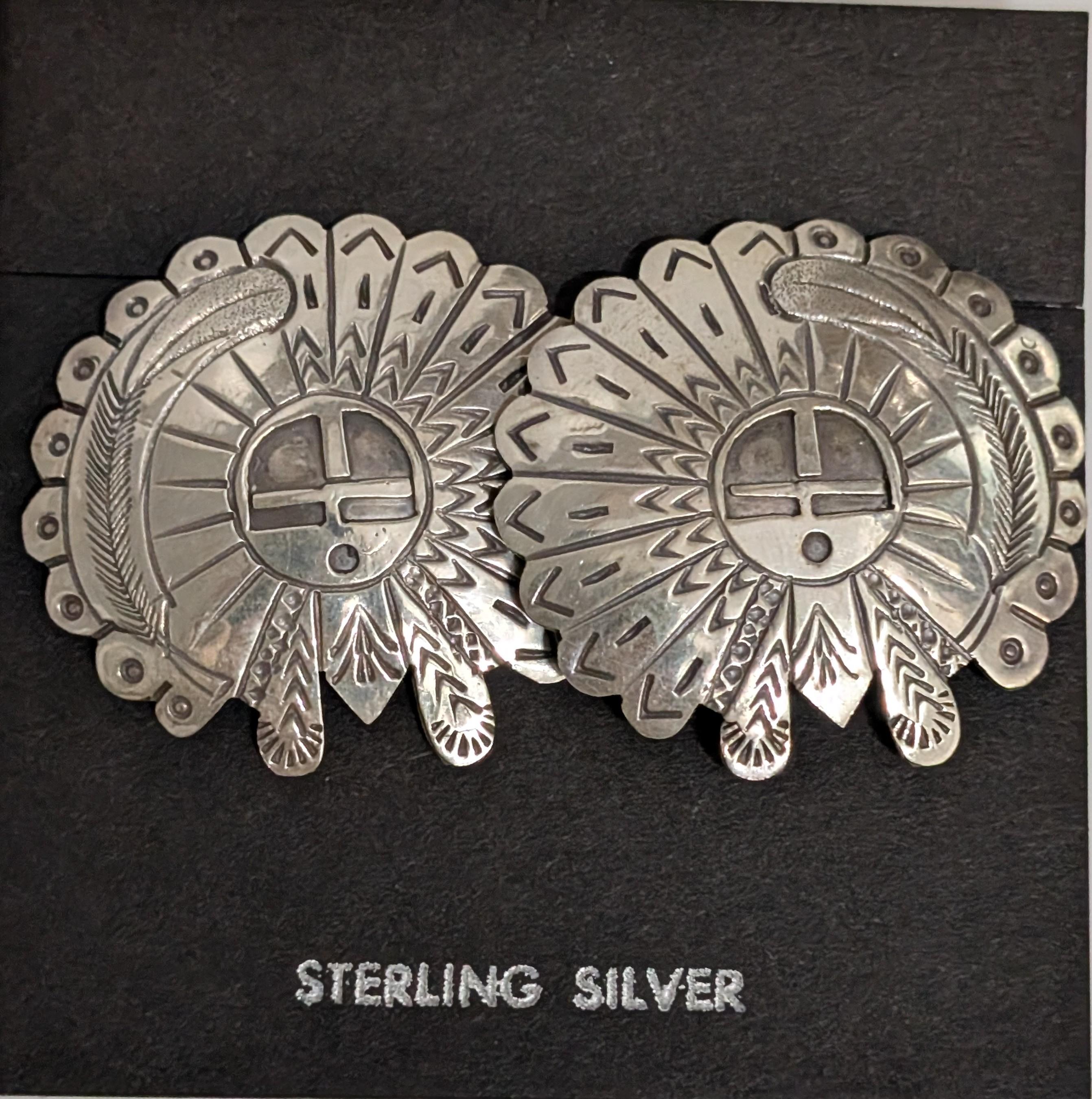 Tommy Singer Sunface w head dress