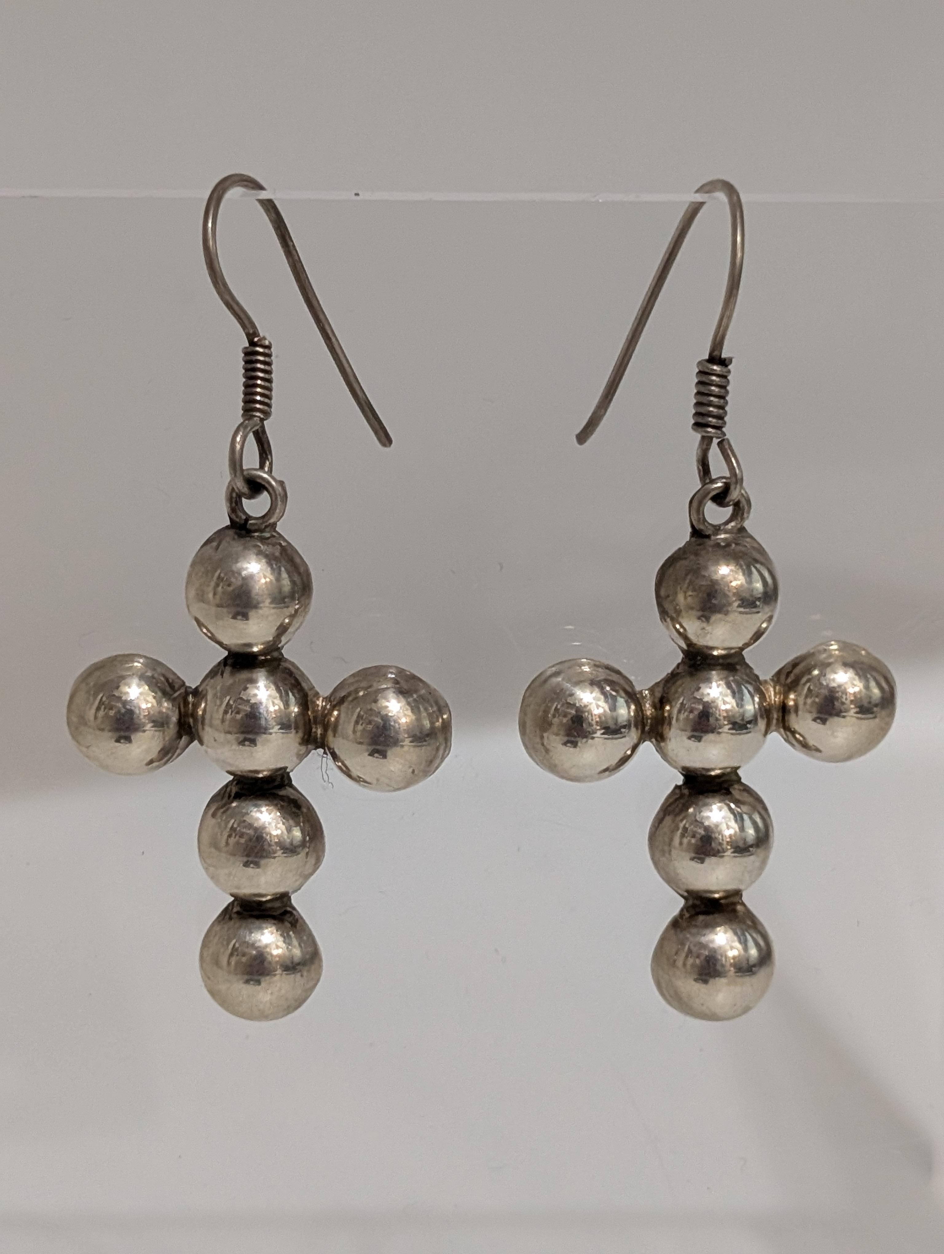 silver cross w silver dots
